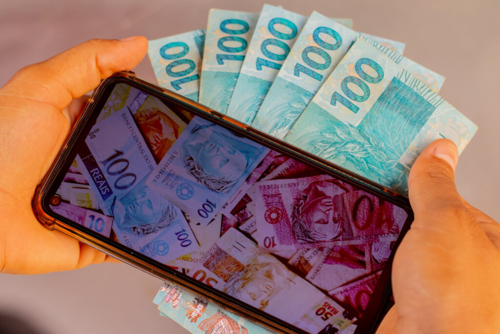 O salário não está dando conta de acompanhar os gastos do seu mês? Veja como você pode fazer para ganhar mais.