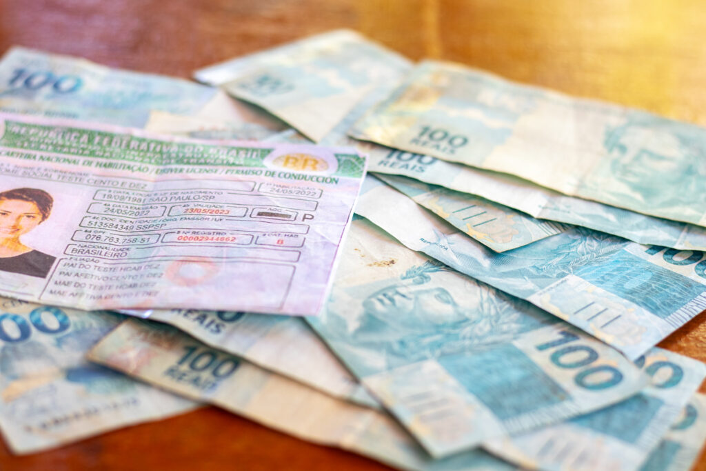 CNH pode ser a desculpa para tirar dinheiro de muita gente, por meio de um novo golpe que aflige os brasileiros.