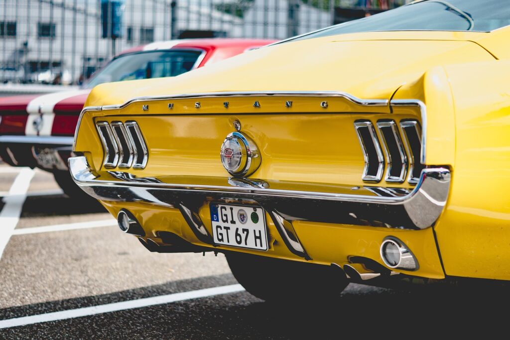 Imagine ter um museu de carros antigos valiosos bem dentro da sua casa? Isso existe e a mansão é valiosa.