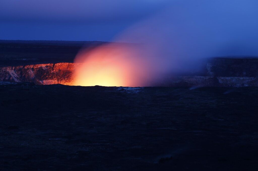 Vulcão etna entra em erupção e surpreende muitas pessoas; entenda o que isso significa e quais são os impactos do acontecimento.