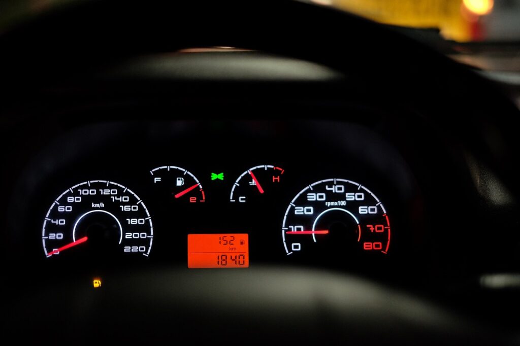 Quer comprar um carro em 2025? Se o objetivo é um veículo novo, melhor preparar o bolso, pois até o mais barato sai carro.