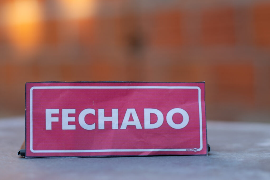 Supermercados de grande nome fecharam as portas de várias unidades; entenda a situação e os detalhes dessa notícia recente.