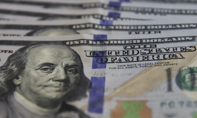 Mercado reage a possível alta da Selic e dólar comercial cai para R$ 5,64 - Economia