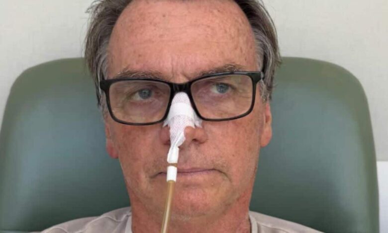 Bolsonaro segue na UTI e sem poder receber visitas, diz equipe médica