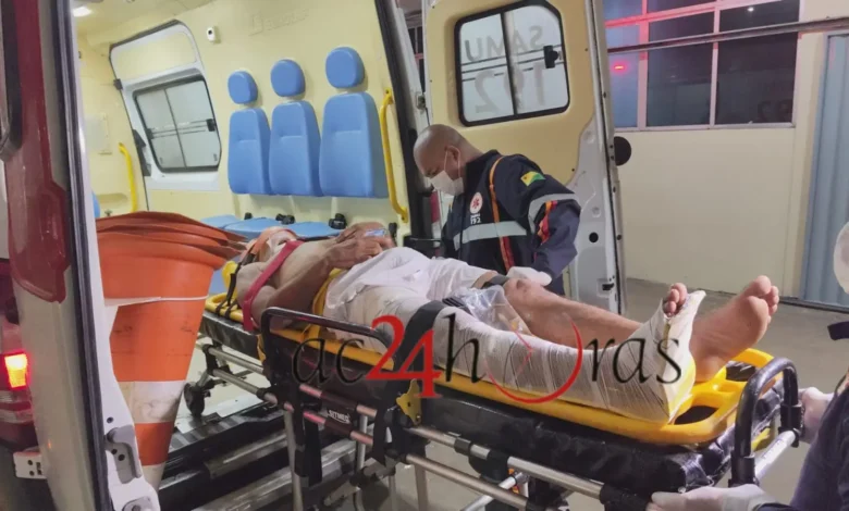 Colisão entre carro e bicicleta deixa ciclista com fratura exposta no Segundo Distrito