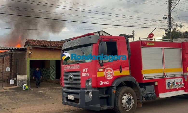 Morador de rua sofre descarga elétrica ao tentar ajudar em incêndio no bairro Embratel - Polícia