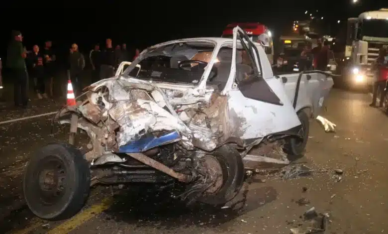Três pessoas ficam feridas em grave acidente em PG; confira as fotos