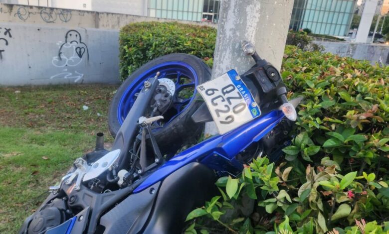 Motociclista fica ferido em colisão na avenida Efigênio Salles em Manaus