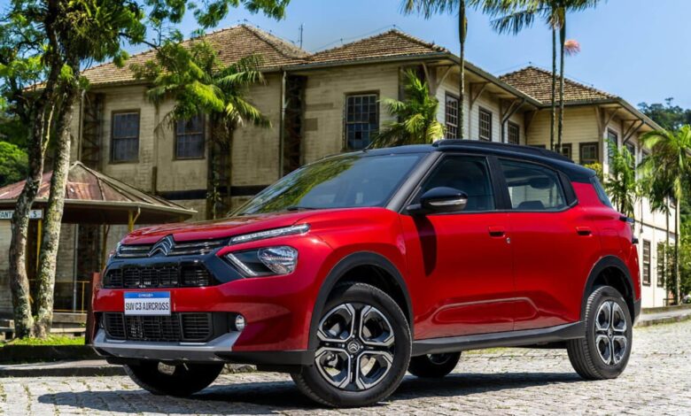 Citroen Aircross 2025 vermelho na diagonal.