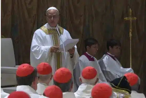 'Convido todos a caminhar comigo', diz papa Leão XIV em sua 1ª missa