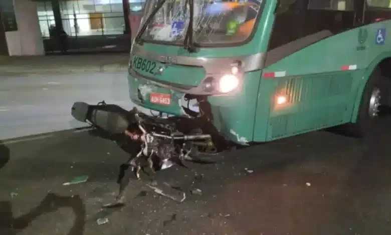 Motociclista é atropelado por ônibus em Curitiba nesta sexta (09)