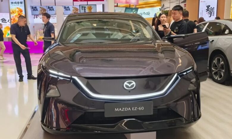 Mazda EZ-60 elétrico começa a chegar às concessionárias na China