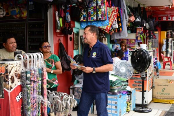 População é orientada sobre importância do uso correto das calçadas em Boa Vista