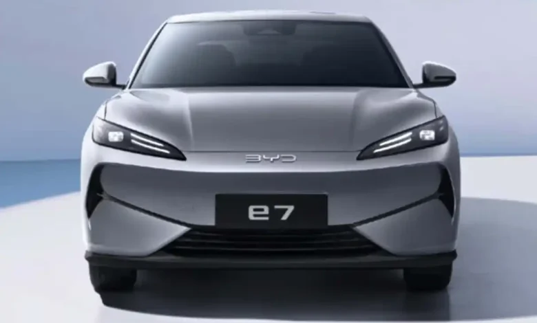 Sedã elétrico da BYD e7