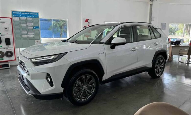 Toyota RAV4 registra crescimento de 117% nas vendas em abril de 2025