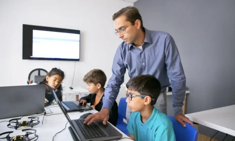 Como professores podem modernizar suas aulas com recursos online
