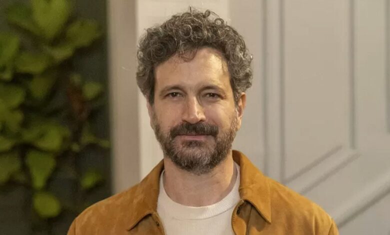 Estéban Muños (Caco Ciocler). Foto: Léo Rosário/Globo