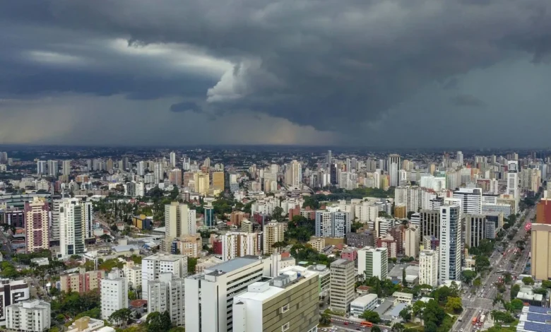 raios e ventos de 60 km/h atingem o estado