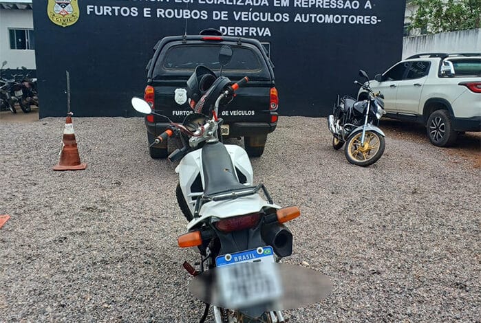 Dupla é presa pela Furtos e Roubos de Veículos com moto roubada em Porto Velho - Polícia