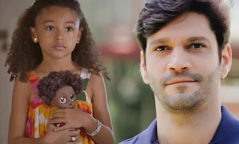 Sofia (Elis Cabral) e Vanderson (Armando Babaioff). Foto: Globo