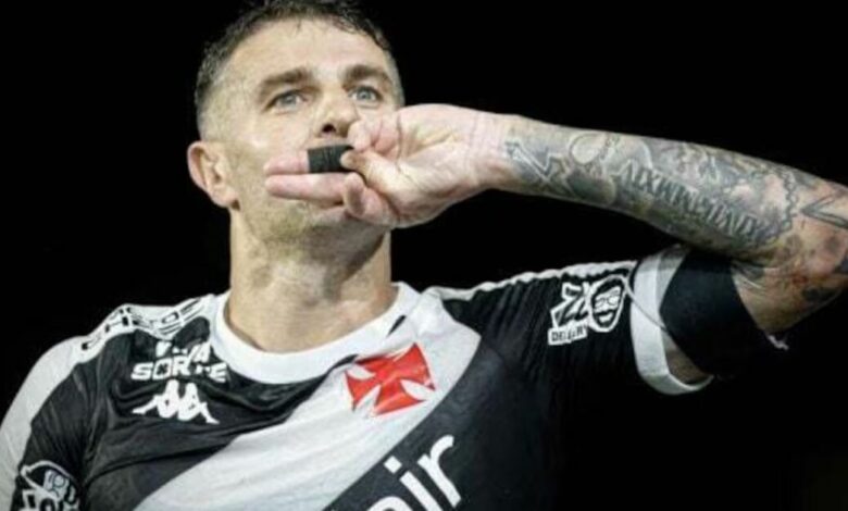Vegetti alcança a marca de 50 gols com a camisa do Vasco