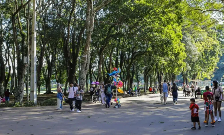 Previsão do tempo para Curitiba amanhã 02/05/2025