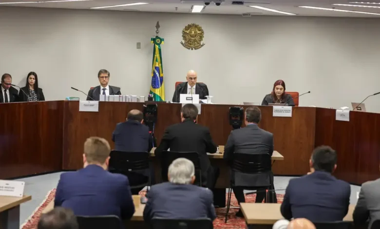 Moraes revoga proibição de réus da trama golpista de manterem contato | ac24horas
