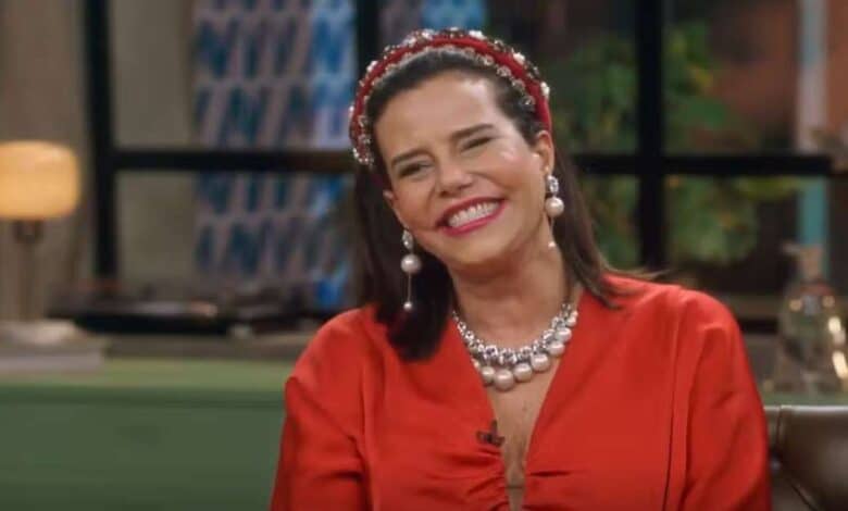 Narcisa choca ao revelar que perdeu a virgindade com o filho de cantor famoso; saiba quem!