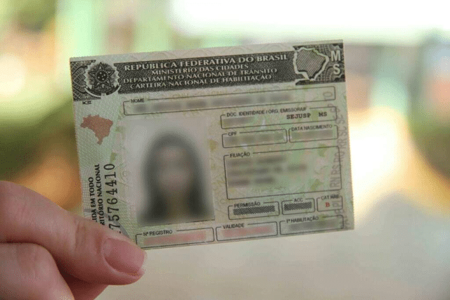 CNH gratuita para baixa renda: Lula sanciona lei