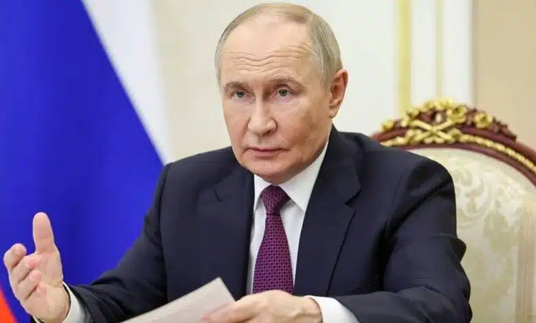 Putin defende direito do Irã à tecnologia nuclear para fins pacíficos e propõe negociações com Israel