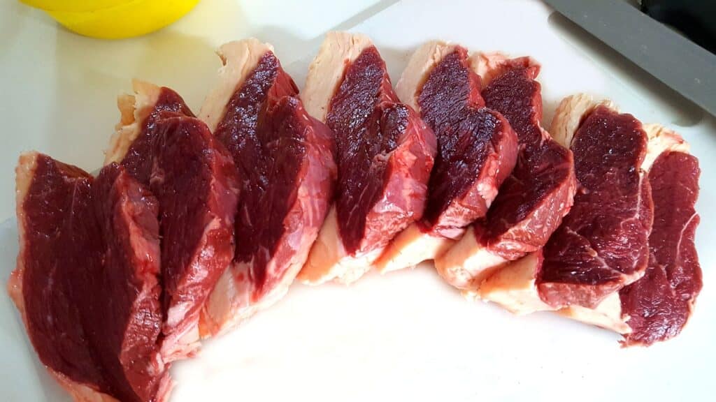 Parecem picanha, mas são vendidas como carnes bem mais baratas no açougue. Veja alguns cortes que deveriam ser mais valorizados.
