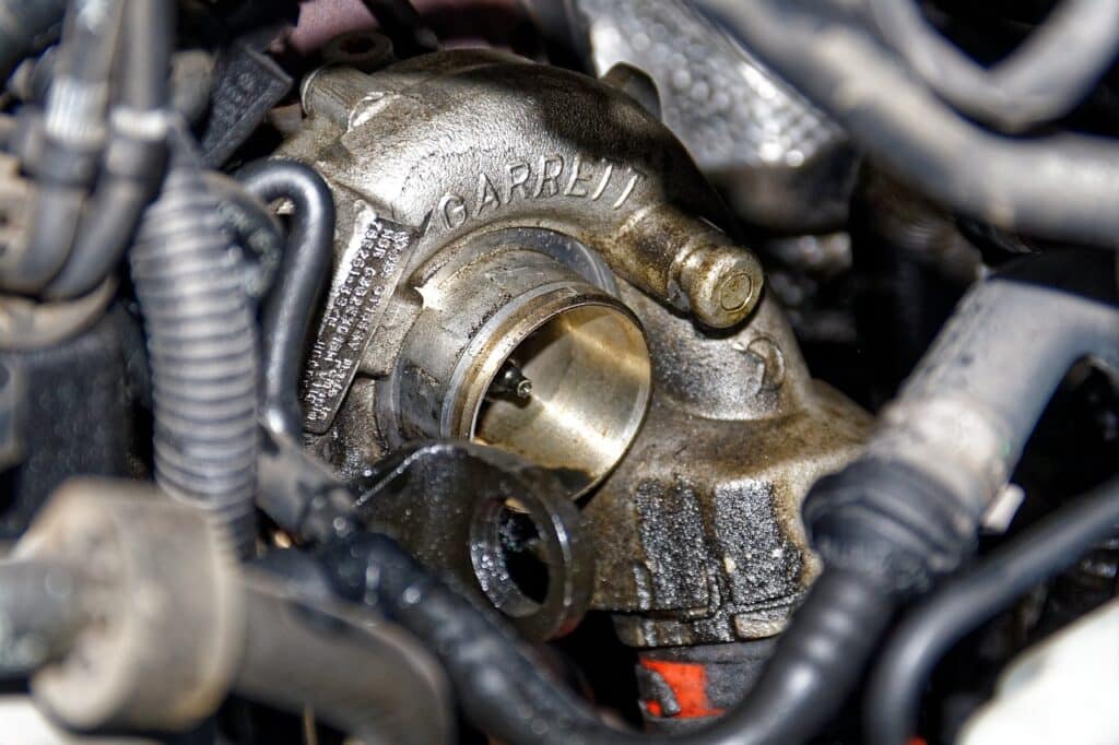 O carro turbo dá sinais que precisam de atenção, mas poucas pessoas entendem isso; descubra como fucniona e previna-se.