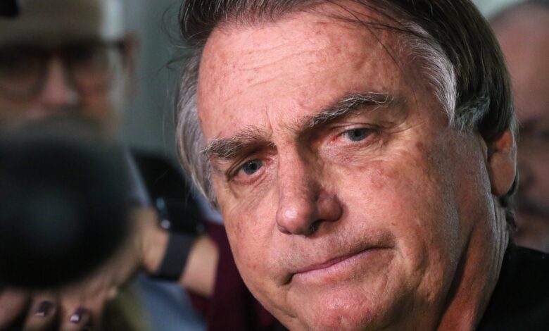 Bolsonaro passa mal durante agenda em Goiás e retorna a Brasília