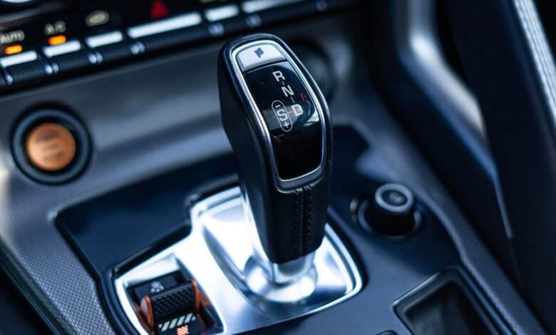Seria melhor tirar carta (CNH) apenas com carro automático? Descubra se isso pode se tornar uma lei e qual é a nova proposta de lei.