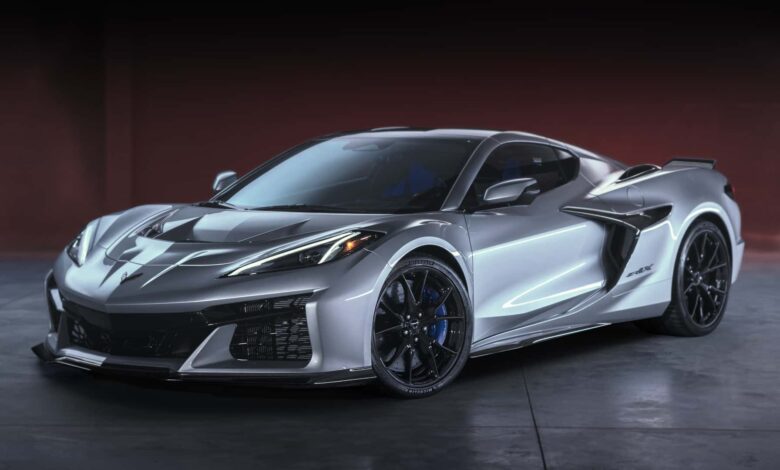 Chevrolet lança Corvette de 1.267 cv que usa 7,5L de gasolina por minuto