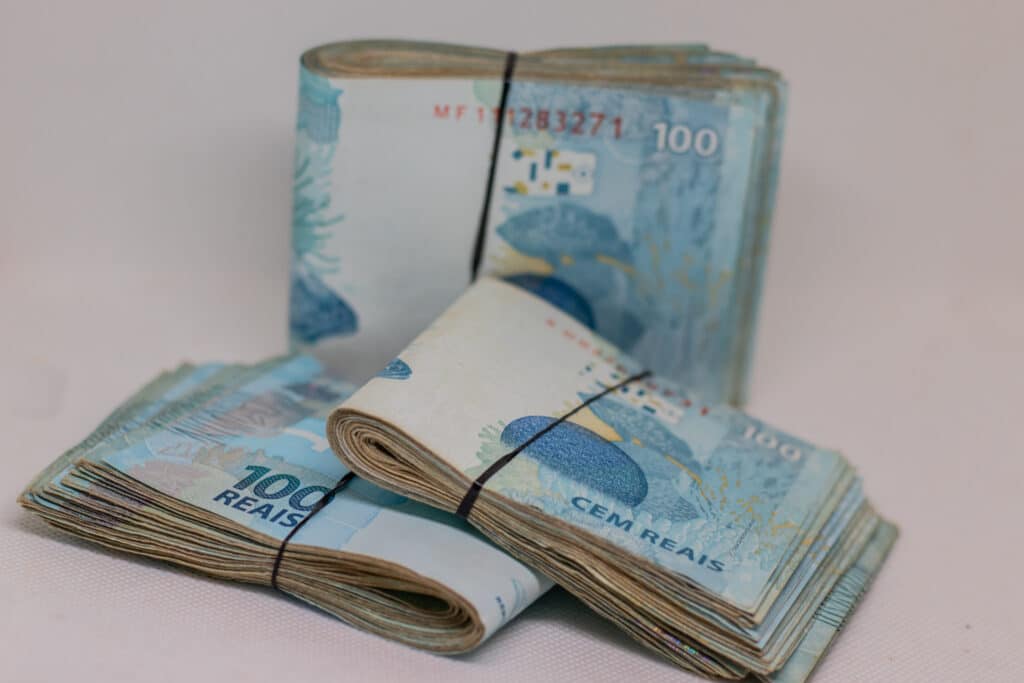 Até 9 empréstimos, mas apenas uma dívida. Novas regras do governo liberam possibilidades ampliadas para os trabalhadores; entenda como.