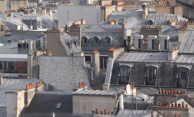 Municipales à Paris : face aux canicules, Ian Brossat propose des volets à toutes les fenêtres