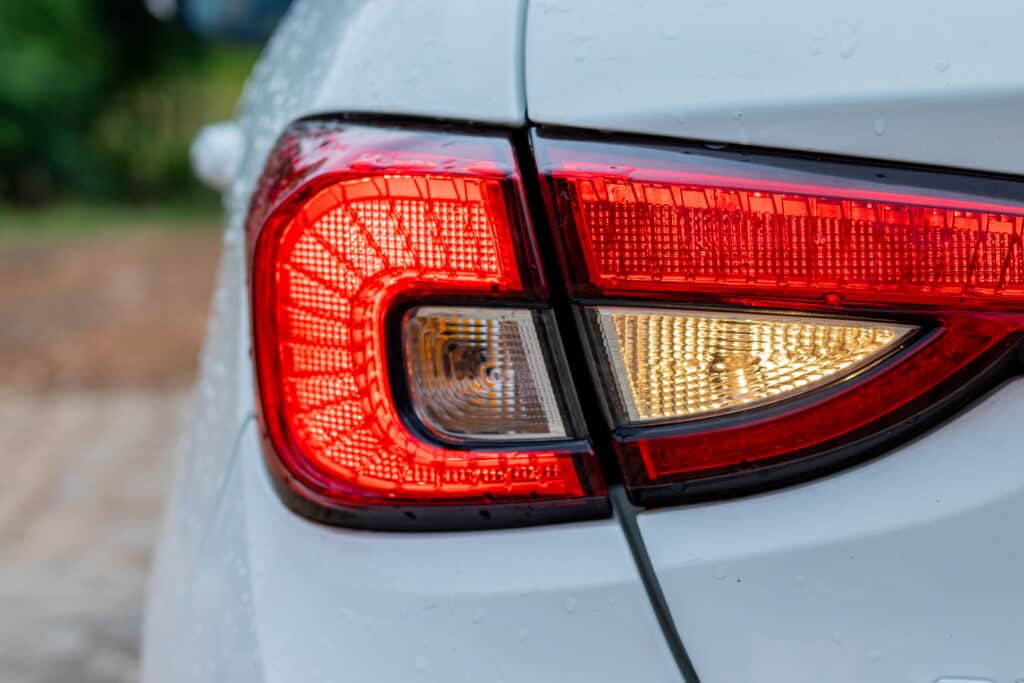 O que é a Lei do Farol e como ela pode afetar os motoristas brasileiros; veja os detalhes a respeito do assunto.