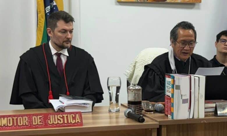 Justiça condena a 25 anos, homem que matou ex-mulher na frente das filhas