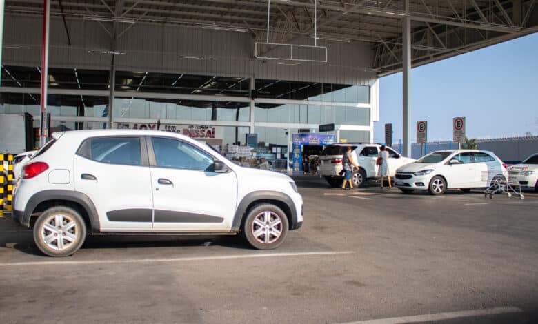 Carro popular com preço pop de novo? Governo deve matar um imposto para deixar o veículo mais acessível; confira.