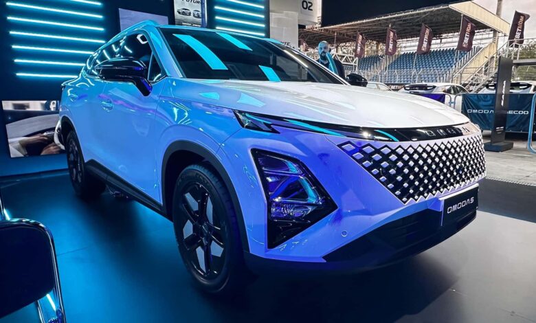 Omoda confirma Omoda 5 HEV e Omoda 7 PHEV no Brasil para fim de 2025