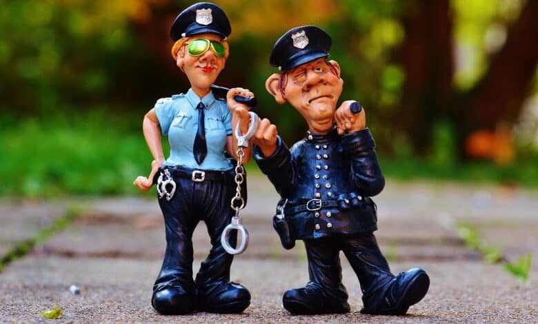Um policial militar preso por que chamou o outro de "Você"; será que isso não pode acontecer mesmo? Entenda as questões de hierarquia.