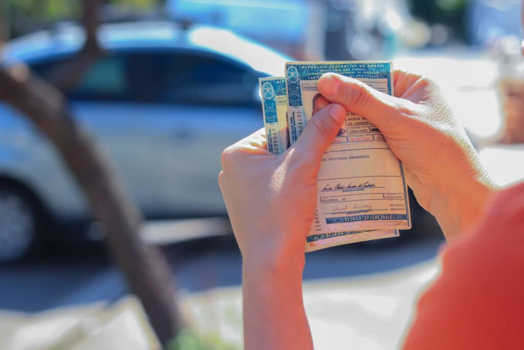 Medicamento típico para quem tem TDAH pode afetar viabilidade da CNH para os motoristas; entenda o que quer dizer.