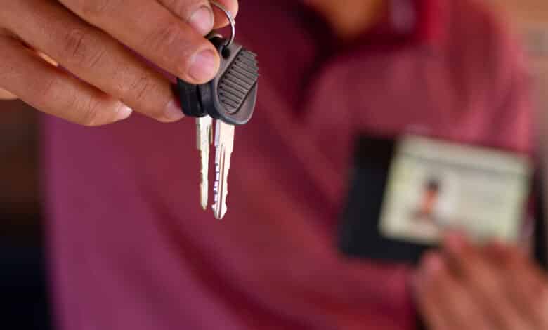 Brasileiros podem ter o carro preso pelo governo e o motivo ainda surpreende os mais desavisados a respeito das leis de trânsito.