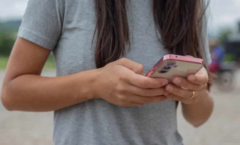As ligações de telemarketing nunca vão parar enquanto você continuar fazendo isso com seu telefone; aprenda agora.