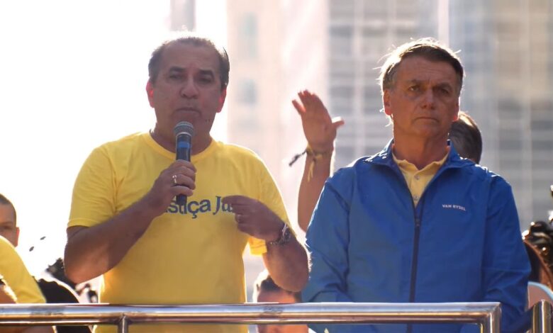 Réu no STF por golpe de Estado, Bolsonaro desafia Justiça e encena campanha para 2026 em ato na Paulista
