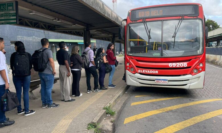 Após metrô, Governo de MG reajusta tarifa de ônibus metropolitano