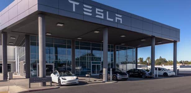 Assinatura do contrato de Tesla na China acontece em um momento de tensão nas relações entre Washington e Pequim