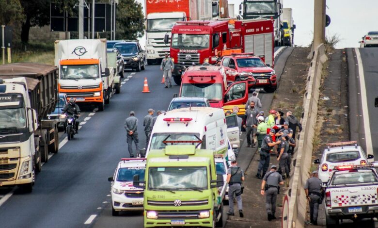 Engavetamento com quatro veículos é registrado na rodovia Washington Luís em São Carlos