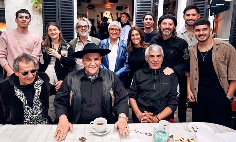 ¡FAlklore! de Mex Urtizberea tuvo su estreno con homenaje a Los Carabajal